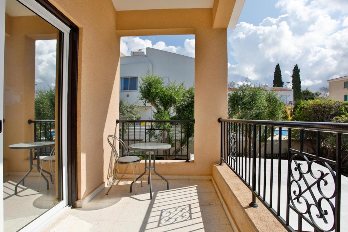 The Marilouize Apartment Peyia Exterior foto